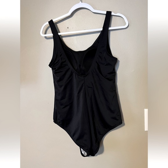 Hurley Ribbed One Piece Swimsuit NEW - Picture 6 of 12